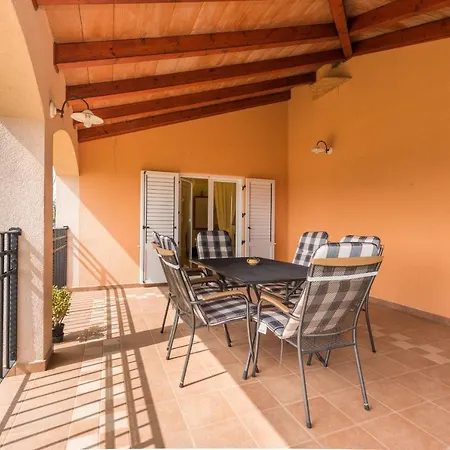 Apartment Rea Rasa