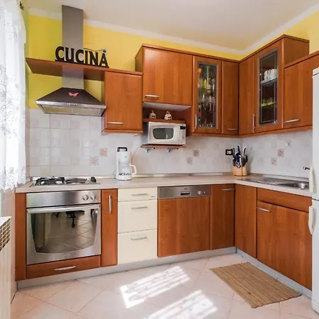 Rea Apartment *